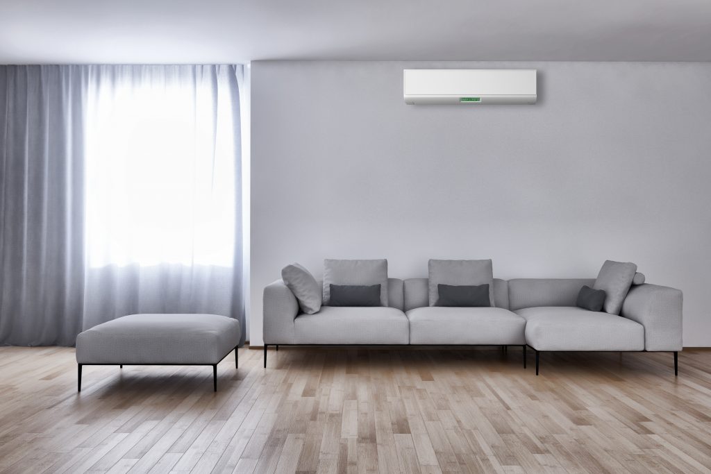 Các bộ phận trong máy lạnh cần được bảo quản, vệ sinh cẩn thận để tránh làm ảnh hưởng đến quá trình làm mát của máy lạnh. Nguồn ảnh: Freepik.